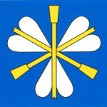 Vlajka obce Středokluky - tři tupé šipky na modrém poli.